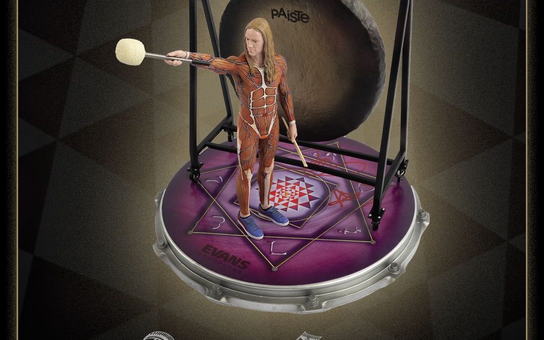 DANNY KNUCKLEBONZ STATUE